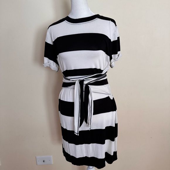 Alice + Olivia Striped Crossover Belt Dress NWOT - Picture 3 of 10